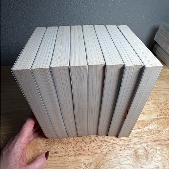 Wings of Fire Book Set - The First 8 Books - Picture 10 of 12